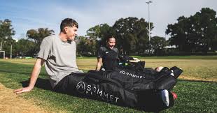 Enhancing Muscle Recovery with Advanced Athletic Footwear